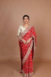 RED BANDHANI