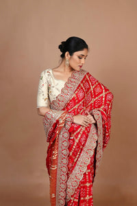 RED BANDHANI