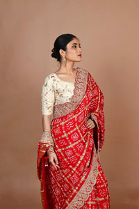 RED BANDHANI